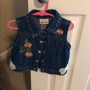 New never worn vest for girls.